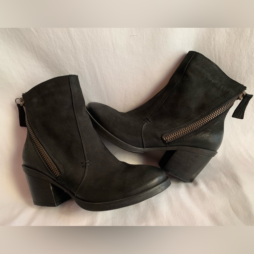 EUC ETHEM BLACK LEATHER SIDE ZIP CHUNKY HEEL ANKLE BOOTIES SIZE EU36/US 5.5-6M